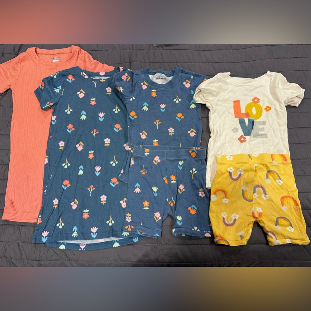 Old Navy 2 Dresses 2 Short Sets